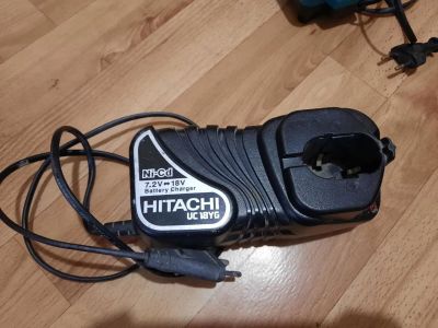 Лот: 20309258. Фото: 1. Hitachi зарядное устройство 18... Электроинструмент
