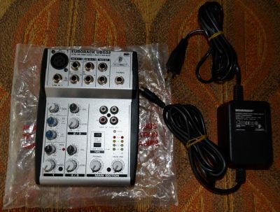 Лот: 7935669. Фото: 1. Behringer Eurorack UB502. Микшеры, предусилители, микрофонные эффекты