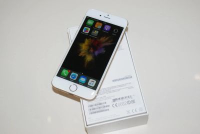 Лот: 6303554. Фото: 1. iPhone 6 16gb gold. Официальный... Смартфоны