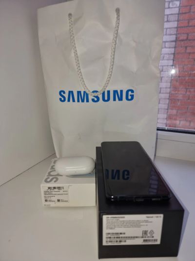 Лот: 17265349. Фото: 1. Samsung Galaxy S20 Ultra + Galaxy... Смартфоны