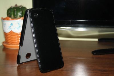 Лот: 10058431. Фото: 1. Черный чехол книжка для HTC Desire... Чехлы, бамперы