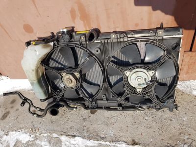 Лот: 11094882. Фото: 1. Радиатор двигателя Subaru Impreza... Двигатель и элементы двигателя