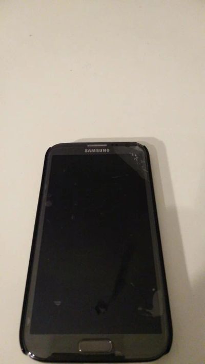 Лот: 4722526. Фото: 1. Samsung galaxy note 2 с треснутым... Смартфоны