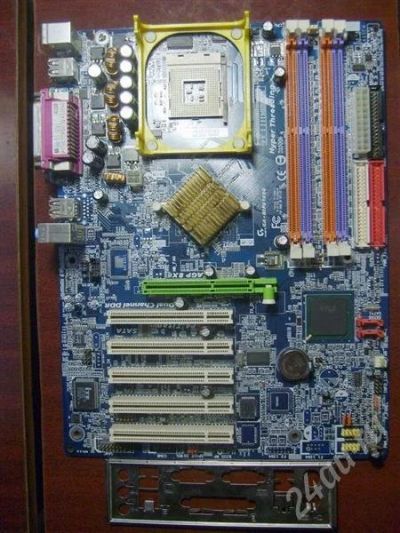 Лот: 215250. Фото: 1. Мат. плата GIGABYTE GA-8IPE1000... Материнские платы