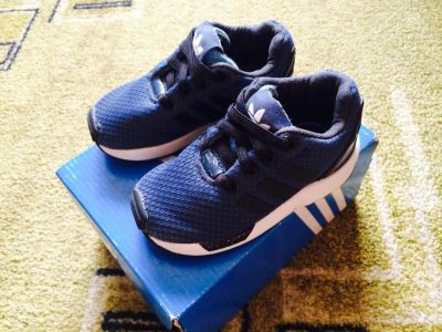 Лот: 7244136. Фото: 1. Продам кроссовки adidas. Кеды, кроссовки