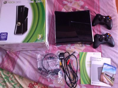 Лот: 3669281. Фото: 1. Xbox 360 slim 320gb прошитая... Игровые приставки, консоли