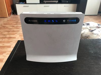Лот: 11791557. Фото: 1. Huawei B593 (Yota интернет центр... Маршрутизаторы (роутеры)