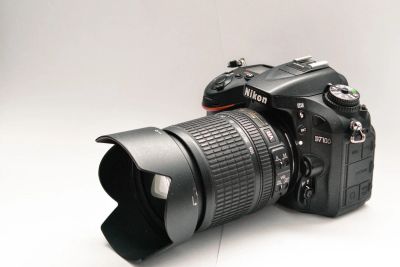 Лот: 11118217. Фото: 1. D7100 kit 18-105 с бат блоком. Цифровые зеркальные
