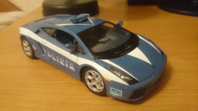 Лот: 7763054. Фото: 1. lamborghini полицейская 1/24. Автомоделизм