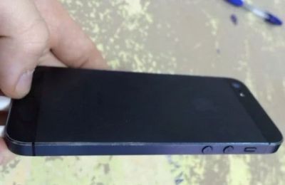 Лот: 7268466. Фото: 1. iPhone 5 black 16gb. Смартфоны