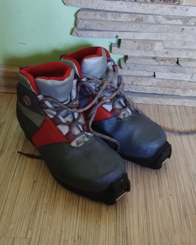 Лот: 19447696. Фото: 1. Детские ботинки для беговых лыж... Ботинки