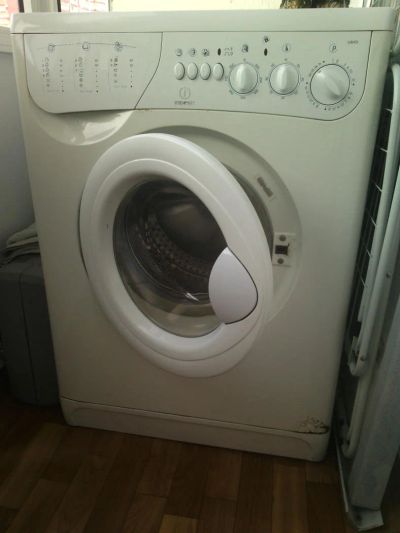 Лот: 7793594. Фото: 1. Стиральная машина Indesit. Стиральные машины