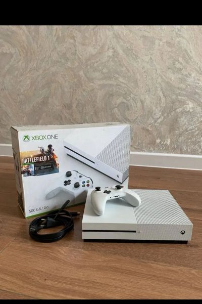 Лот: 19563784. Фото: 1. Xbox One s 500g. Игры для консолей