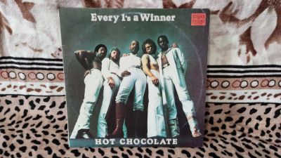 Лот: 23503623. Фото: 1. Everyone's a winner - Hot chocolate... Аудиозаписи