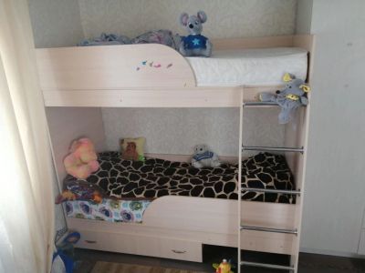 Лот: 15813109. Фото: 1. Детская двухъярусная кровать. Детские кровати и кроватки