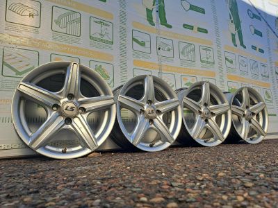 Лот: 25746423. Фото: 1. Комплект Оригинальных Литых дисков... Диски