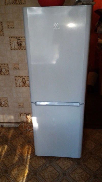Лот: 9539906. Фото: 1. Холодильник Indesit BIA 161 NF. Холодильники, морозильные камеры