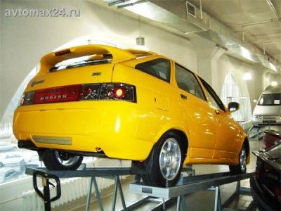 Лот: 9662095. Фото: 1. Задний бампер "ST" ВАЗ 2112. Детали тюнинга