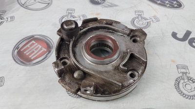 Лот: 23587659. Фото: 1. Насос масляный Volvo S80 B5244S... Двигатель и элементы двигателя