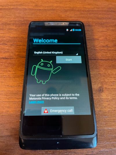 Лот: 21177187. Фото: 1. Смартфон Motorola RAZR i. Смартфоны