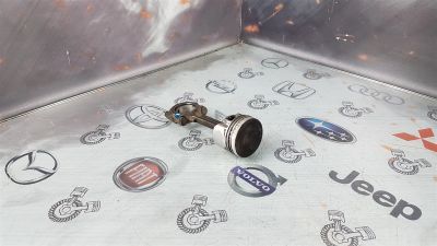 Лот: 23590064. Фото: 1. Поршень с шатуном Subaru R2 EN07E... Двигатель и элементы двигателя