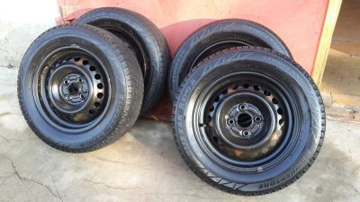 Лот: 8317897. Фото: 1. Bridgestone Blizzak Revo2. Шины на дисках