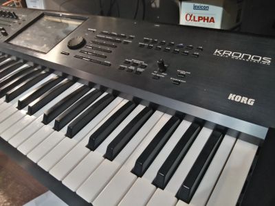Лот: 16832438. Фото: 1. синтезатор/раб.станция Korg Kronos. Клавишные