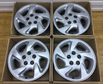 Лот: 13596244. Фото: 1. Оригинальные литые диски Toyota... Диски