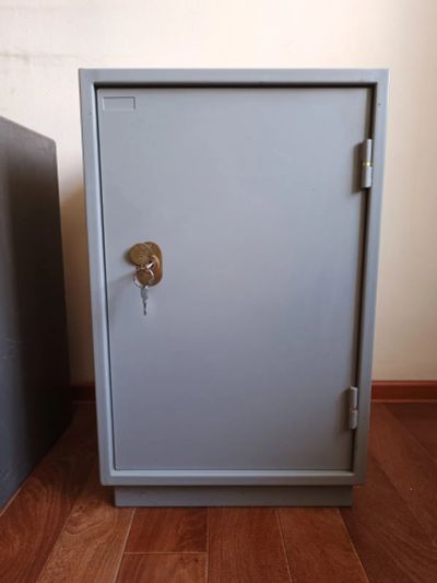 Лот: 25728776. Фото: 1. Сейф шкаф металлический. Металлическая мебель