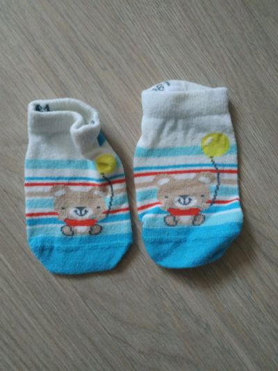 Лот: 15846463. Фото: 1. Носки детские голубые с мишкой... Чулочно-носочные изделия