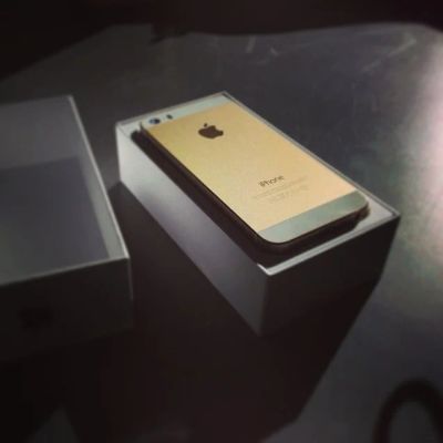 Лот: 3497785. Фото: 1. iPhone 5 16gb (gold) в хорошем... Смартфоны