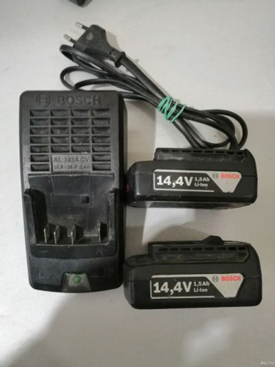 Лот: 15245734. Фото: 1. Зарядное устройство Bosch + 2... Электроинструмент