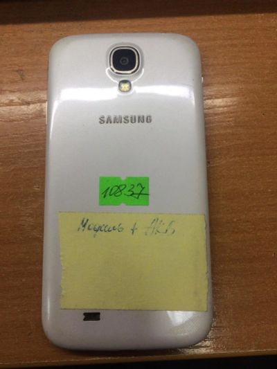 Лот: 10477179. Фото: 1. Телефон Samsung GT-I9500 (10837... Смартфоны