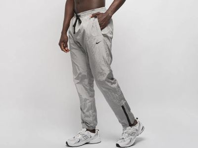 Лот: 24973904. Фото: 1. Брюки спортивные Nike. Брюки, джинсы, шорты