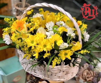 Лот: 15296391. Фото: 1. Композиция - солнышко в корзине. Свежие цветы