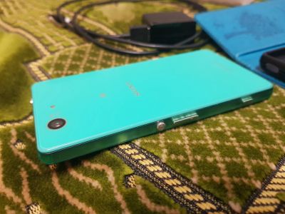 Лот: 11972659. Фото: 1. Sony Xperia Z3 compact. Смартфоны