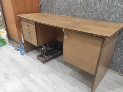 Лот: 16433803. Фото: 1. Стол. Компьютерные и письменные столы