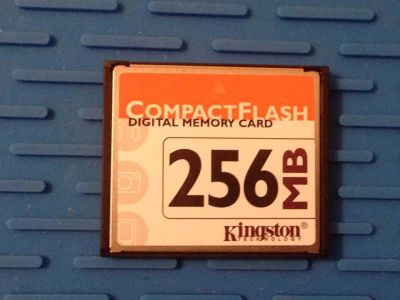 Лот: 9055570. Фото: 1. Карта памяти Compact Flash 256... Карты памяти