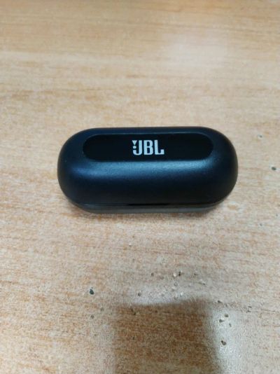Лот: 24356438. Фото: 1. Кейс для наушников JBL T100TWS. Наушники, гарнитуры
