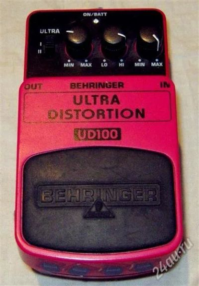 Лот: 1428458. Фото: 1. педаль дисторшн behringer ud100. Гитарные эффекты и комбоусилители