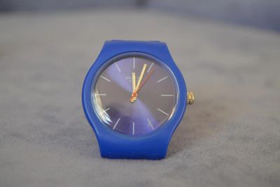 Лот: 4038695. Фото: 1. Часы Swatch swiss синие. Другие наручные часы