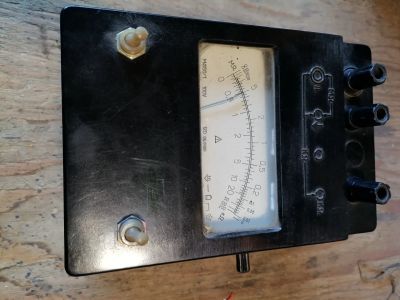 Лот: 25675707. Фото: 1. Мегомметр М4100/1. 100В. Радиолюбительский инструмент