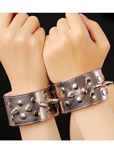 Лот: 22066839. Фото: 1. Напульсники Sitabella с шипами... Игрушки