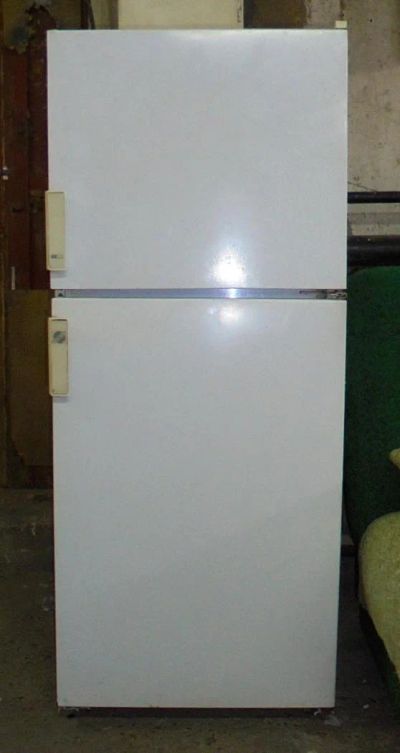 Лот: 7244105. Фото: 1. Двухкамерный Холодильник Бирюса... Холодильники, морозильные камеры
