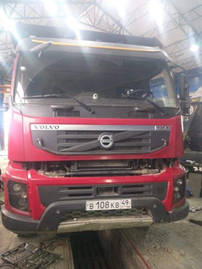Лот: 24568467. Фото: 1. Самосвал VOLVO FM TRUCK 6X6 БЦМ-53. Автомобили