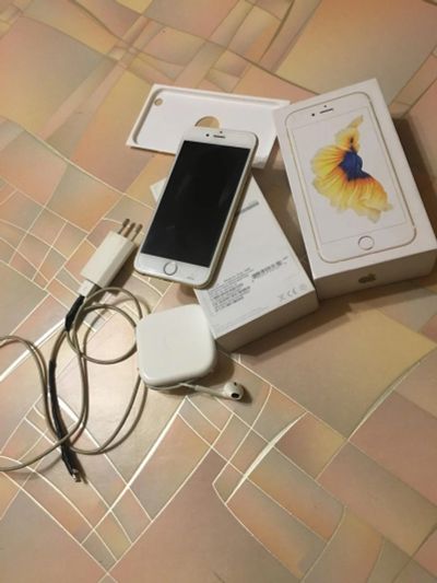 Лот: 11063684. Фото: 1. IPhone 6s 16g gold. Смартфоны
