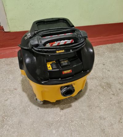 Лот: 18834573. Фото: 1. Пылесос промышленный Dewalt Dwv900l. Электроинструмент