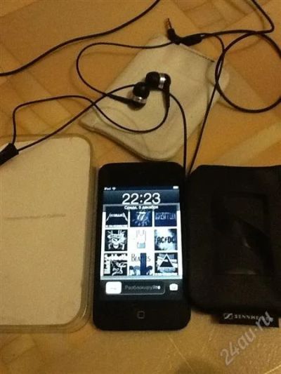 Лот: 2326747. Фото: 1. iPod touch 4 gen 8 gb + наушники... Плееры