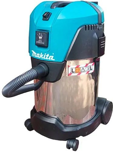Лот: 24470164. Фото: 1. Строительный пылесос Makita VC3011L. Пылесосы, паровые швабры