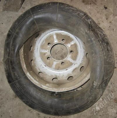 Лот: 687954. Фото: 1. Диск от НИВЫ 5х139,7; 16" и камера... Диски
